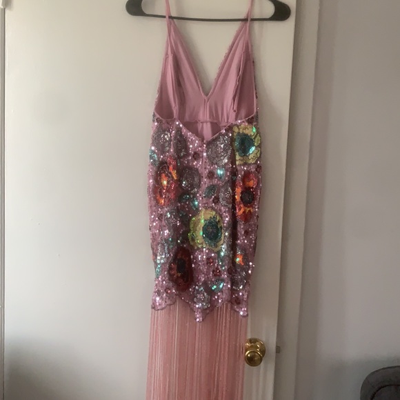 Pink sequin dress with floral details - Picture 3 of 4